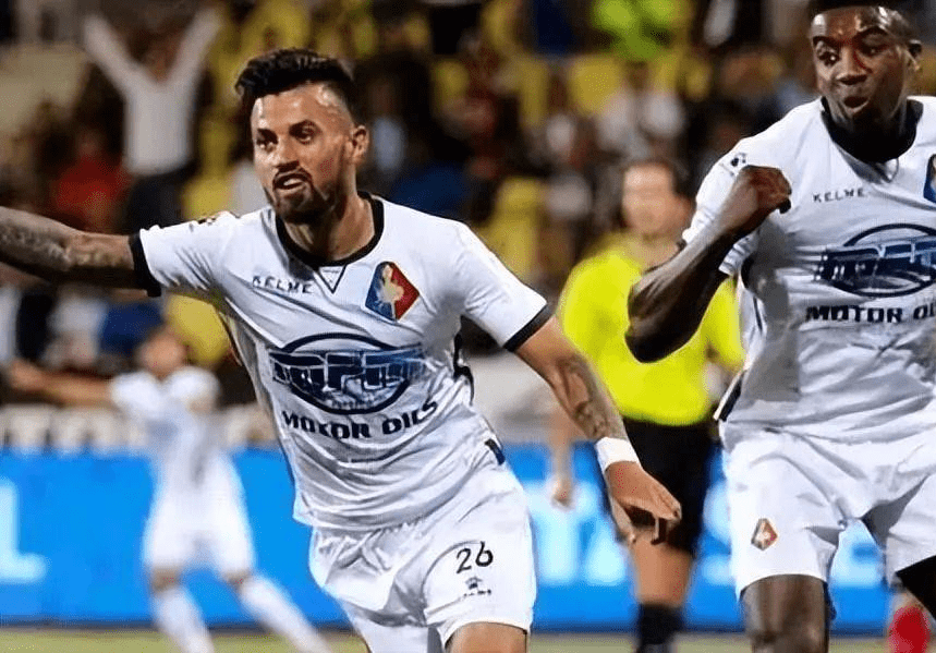 教练的双重 教练的双重